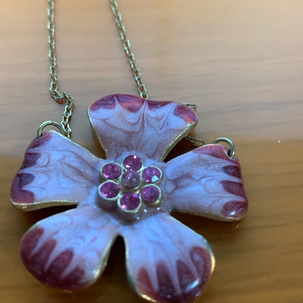 Pretty in Pink flower necklace 15”, signed Express*